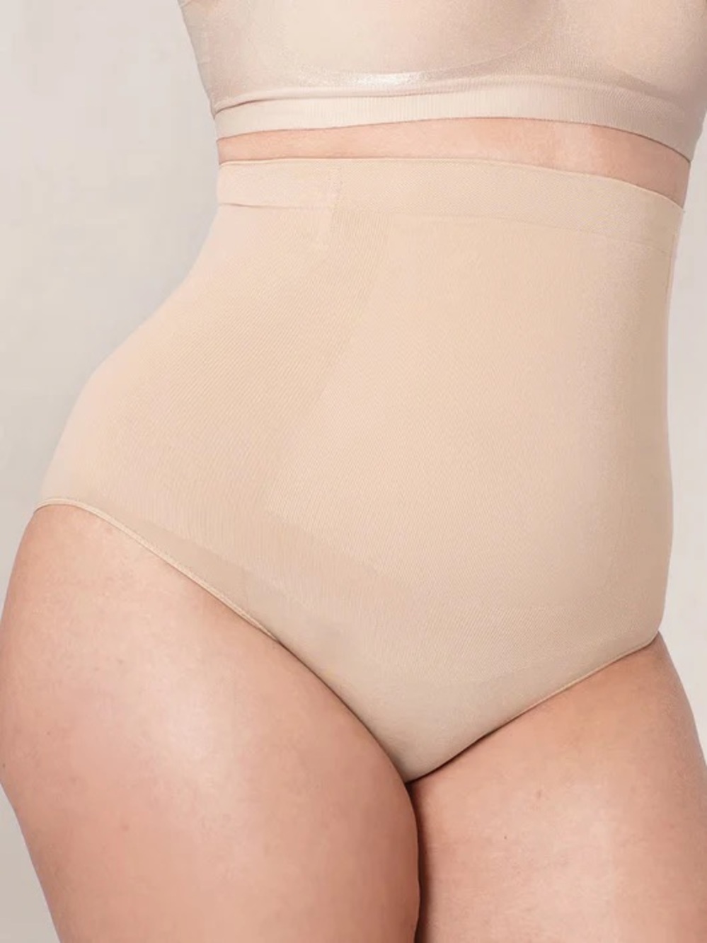 High-Waist Shaping Brief - Picture 4 of 9